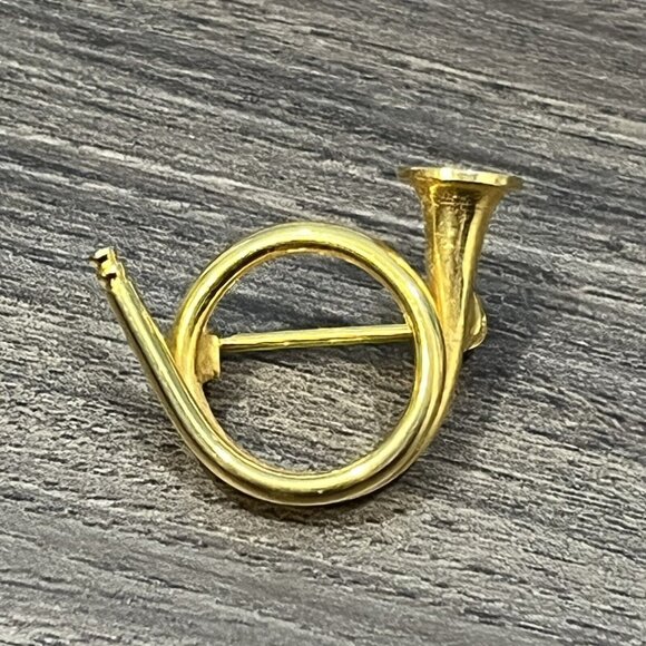 Vintage Unbranded Gold French Horn Instrument Brooch Pin - Picture 1 of 12